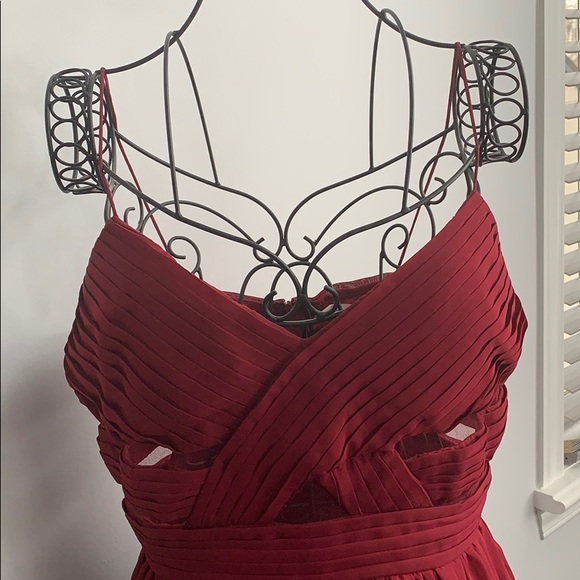 Maroon Ruffled Mesh Cocktail Dress - Picture 3 of 4